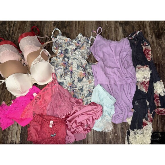 Huge Bra Underwear Pajama Lounge Lot Size 34b M/L - Picture 1 of 11